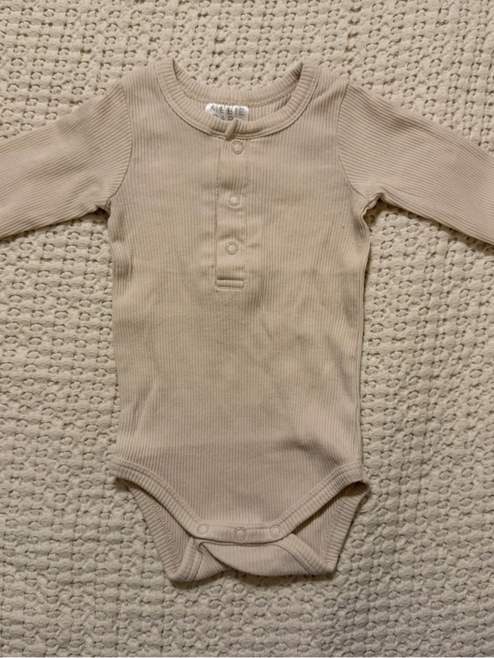 Minimal Ribbed Long-Sleeve Baby One-Piece in Cream